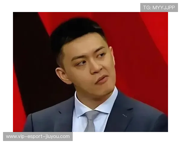杨鸣谈质疑 球员们保持高昂斗志，杨鸣接受采访
